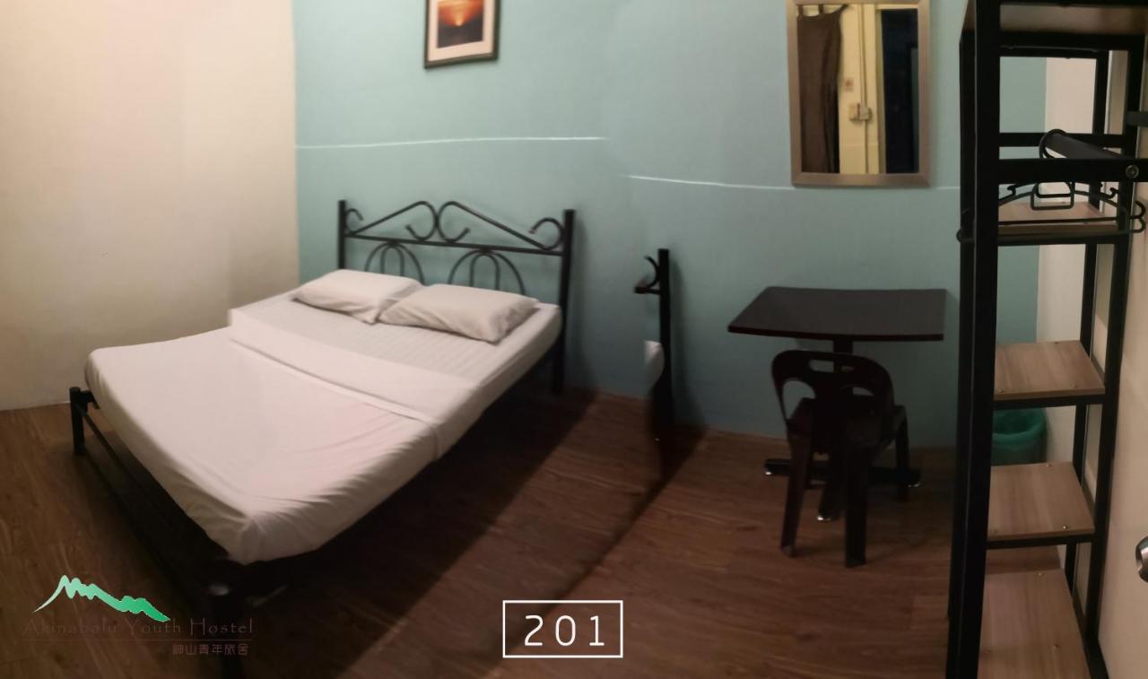 קוטה קינבלו Akinabalu Youth Hostel מראה חיצוני תמונה