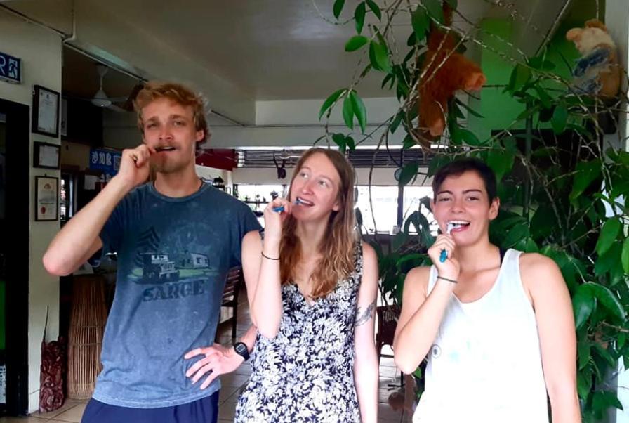 קוטה קינבלו Akinabalu Youth Hostel מראה חיצוני תמונה