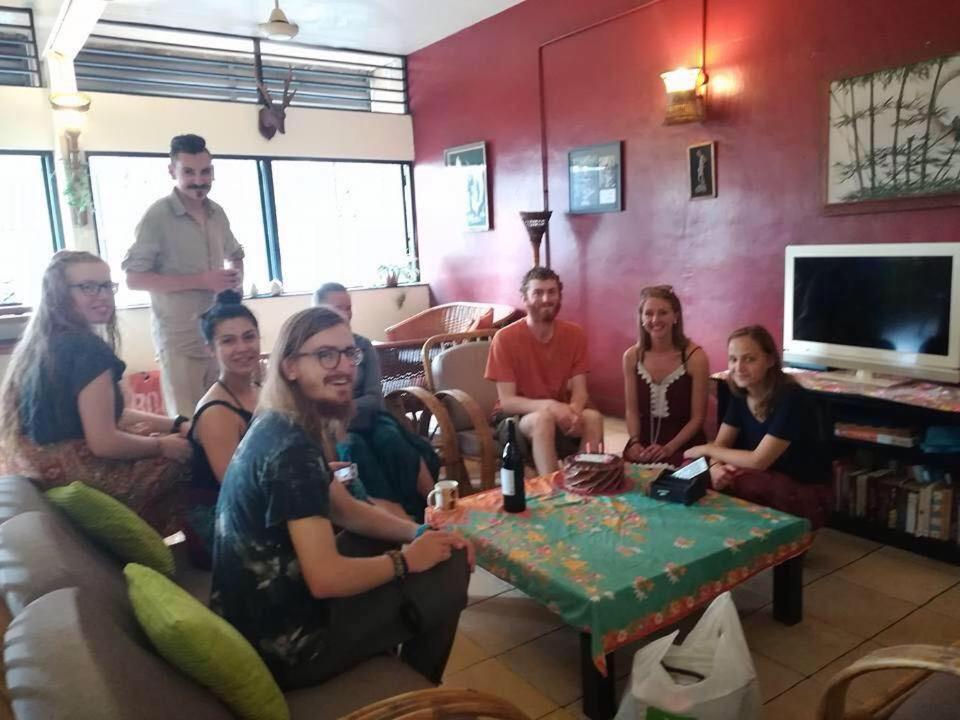 קוטה קינבלו Akinabalu Youth Hostel מראה חיצוני תמונה