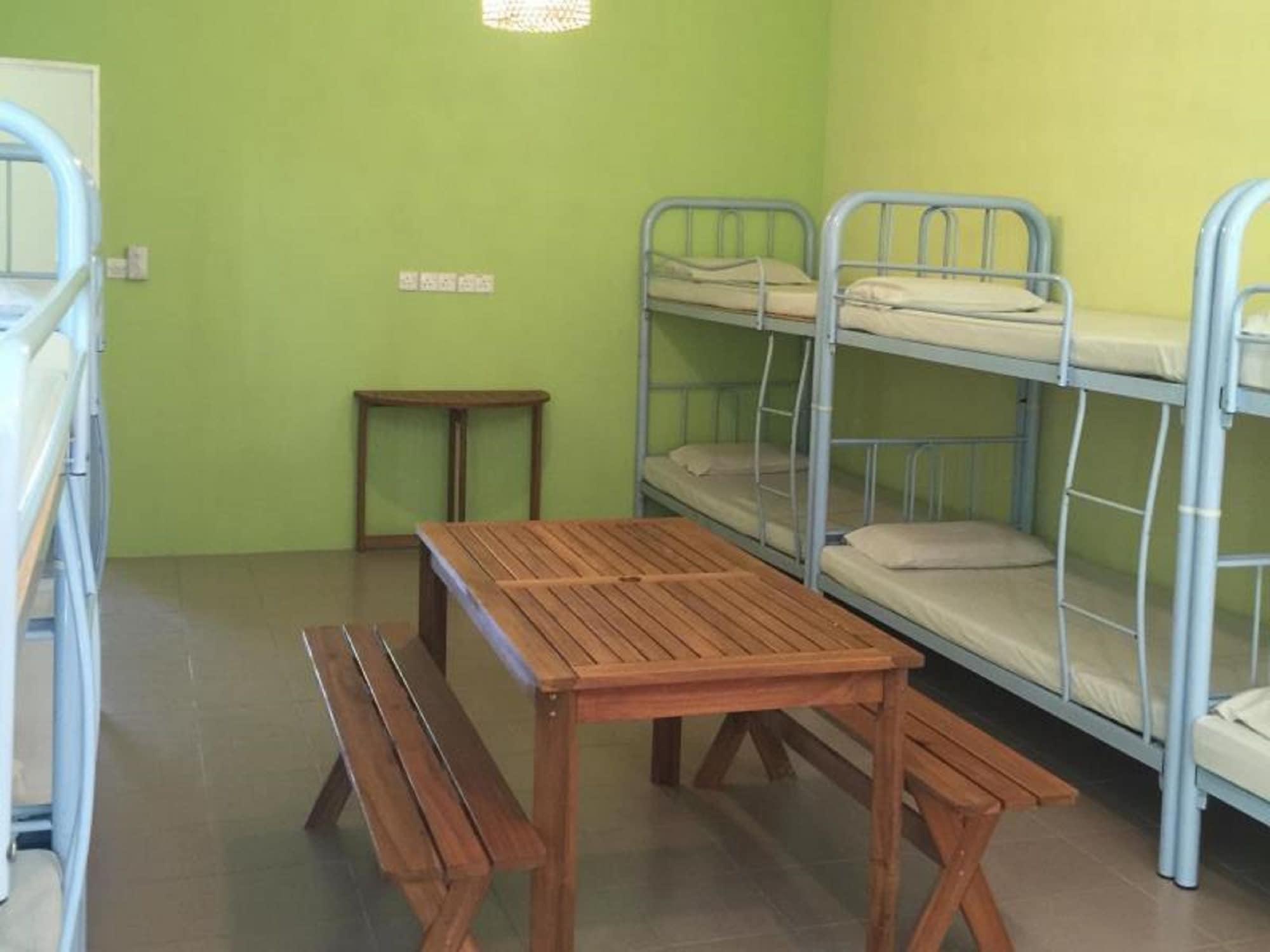 קוטה קינבלו Akinabalu Youth Hostel מראה חיצוני תמונה