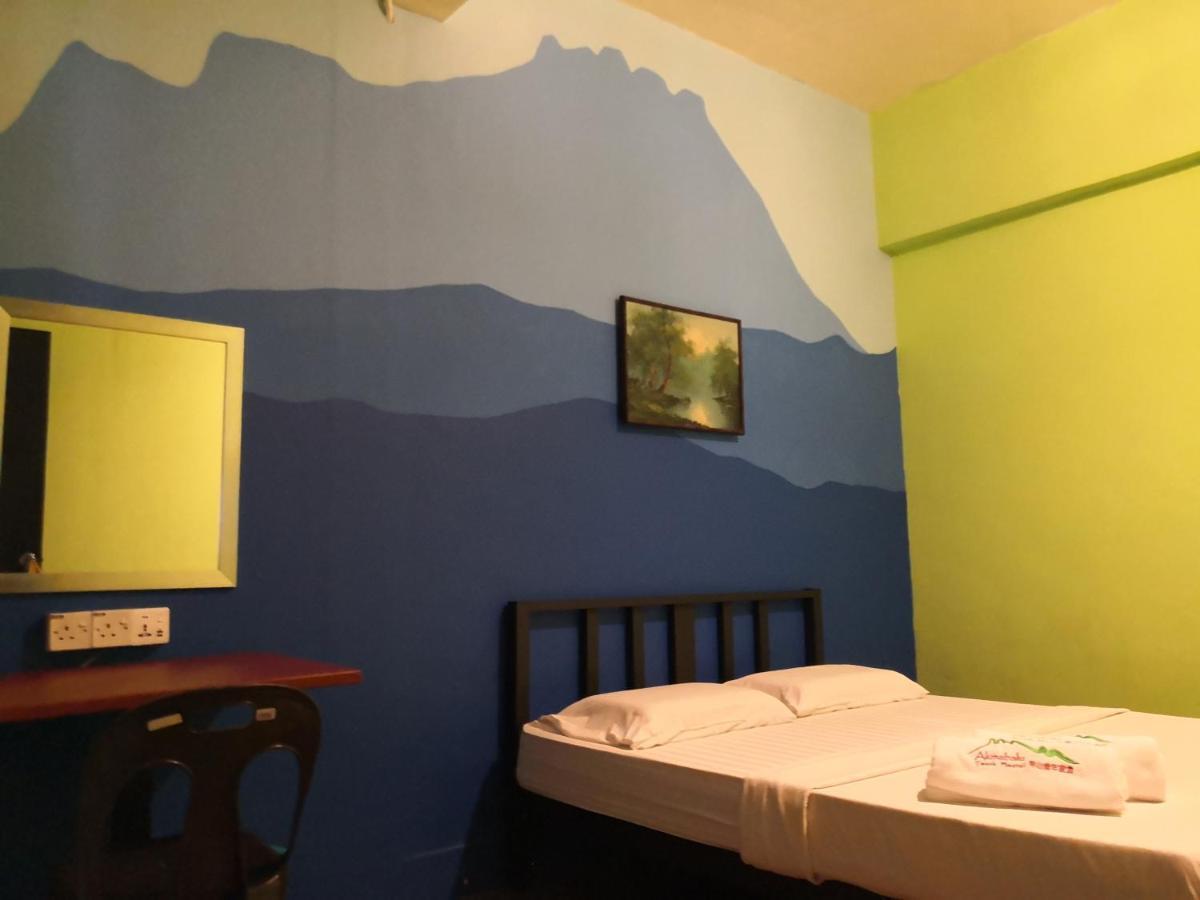 קוטה קינבלו Akinabalu Youth Hostel מראה חיצוני תמונה