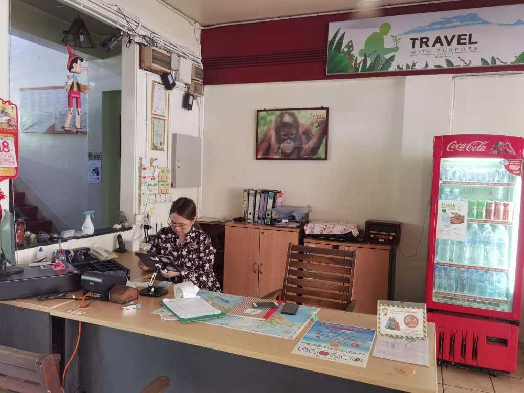 קוטה קינבלו Akinabalu Youth Hostel מראה חיצוני תמונה
