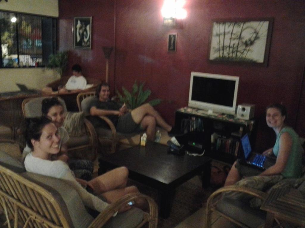 קוטה קינבלו Akinabalu Youth Hostel מראה חיצוני תמונה